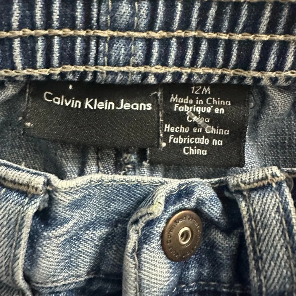 Calvin Klein Jeans Kids Distressed Blue Denim - Picture 3 of 3